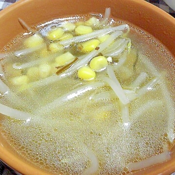 コーンともやしの中華スープ
